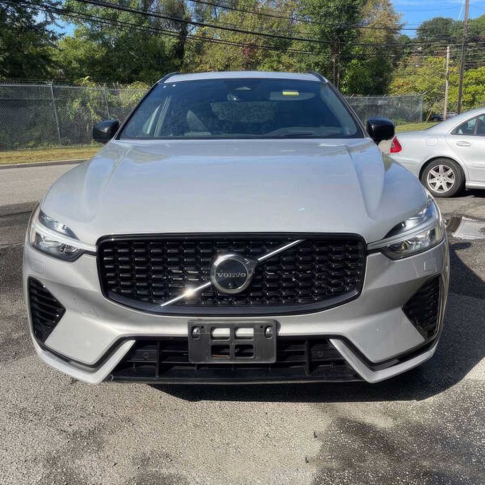 Volvo XC60      2022