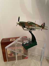 1/32 Hawker Hurricane AA35507 LF363 YB-W Battle of Britain ELECTRONIC!