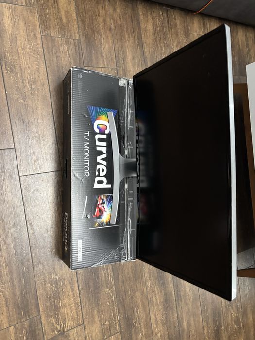 REZERWACJA DO 04.10 Monitor samsung zakrzywiony 27 cali TD590C
