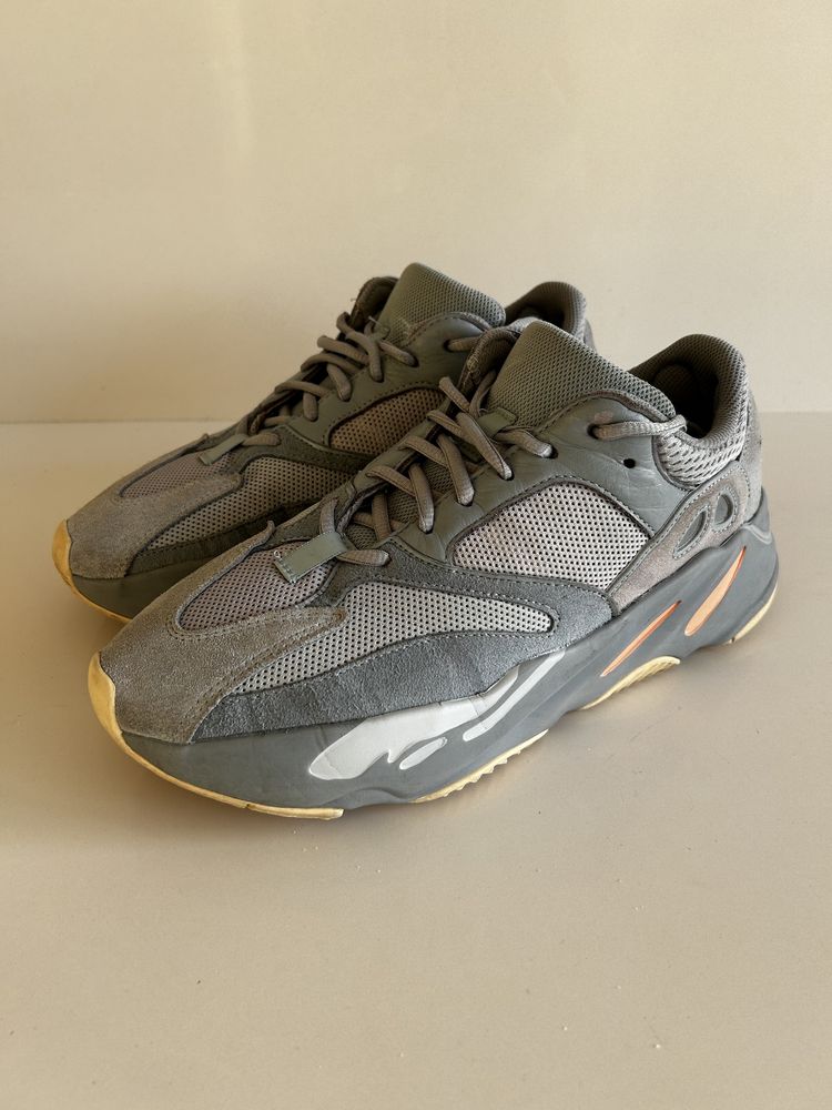 Yeezy boost 700 Inertia size 43 com caixa original preço negociável