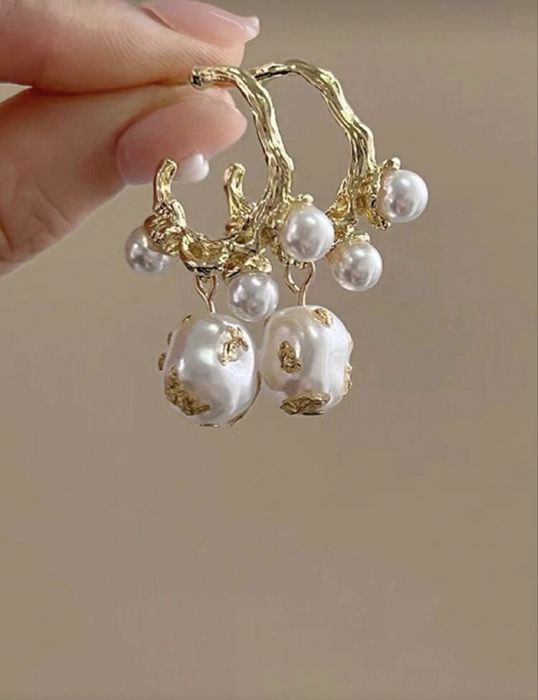 Kolczyki damskie nowe w kolorze złotym