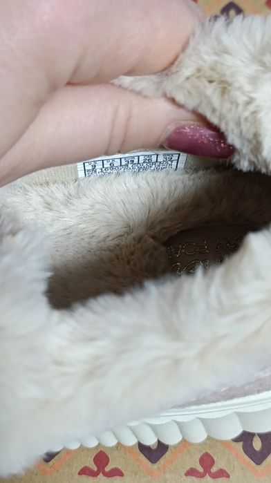 Вони круті.Капці угги від Skechersе.Терм