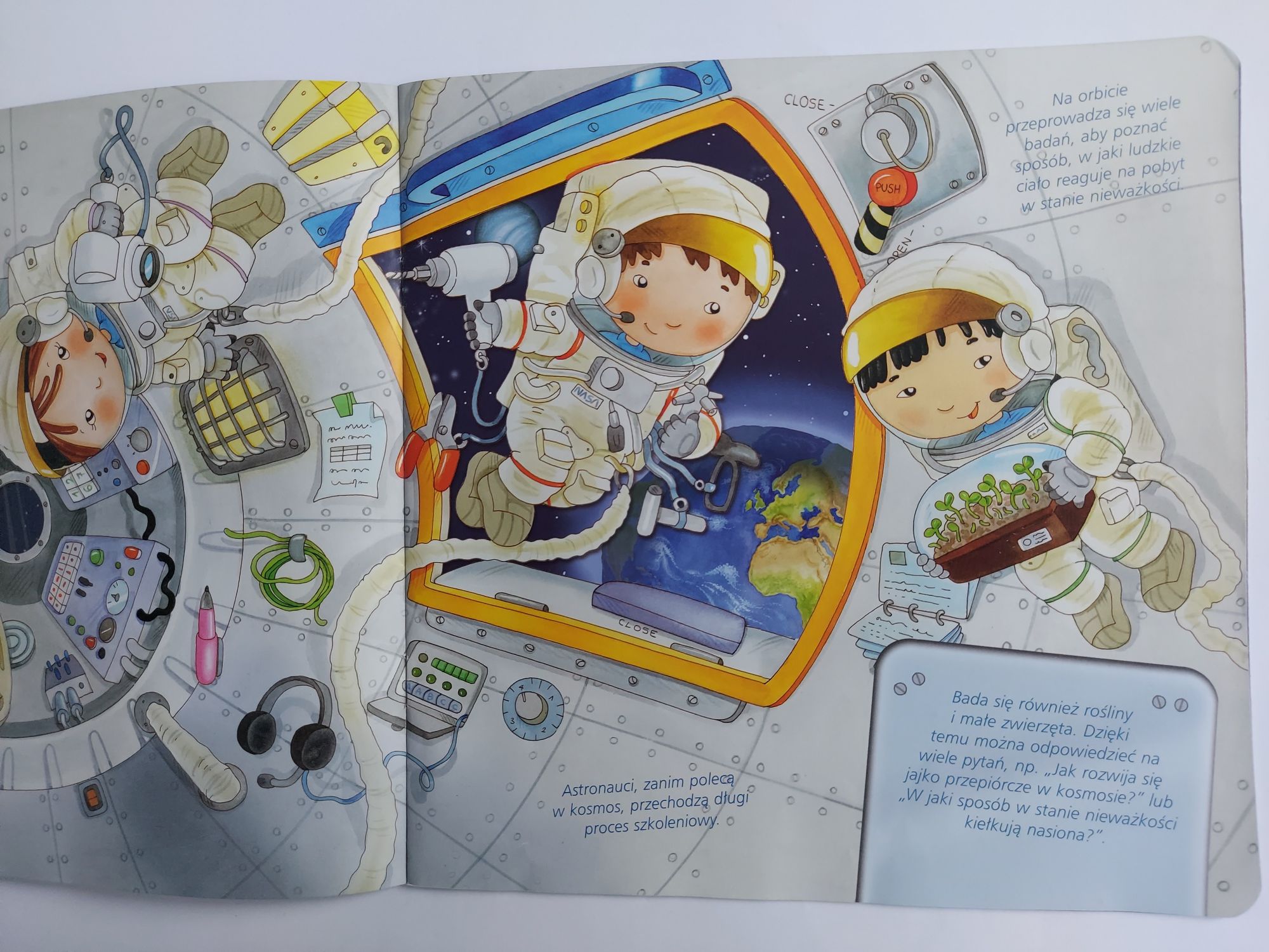 Mali astronauci - Książeczka dla dzieci