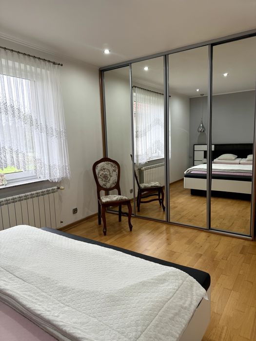 Dom jednorodzinny z pełnym wyposażeniem plus garaż wolnostojący