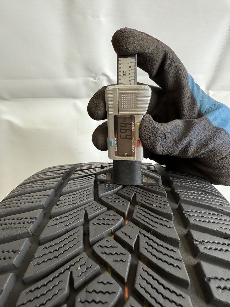 225/45/17 Goodyear UltraGrip Performance 91H 2017R (338)