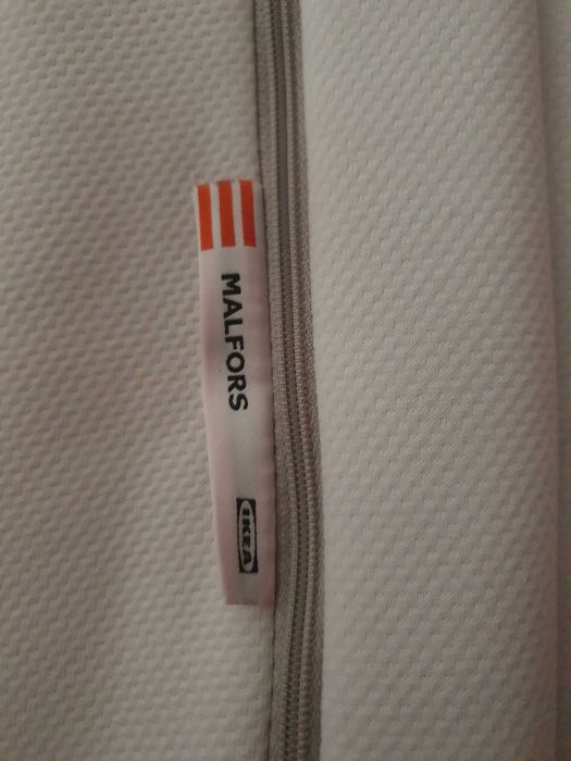 Cama de solteiro, Malm do Ikea + estrado + colchão