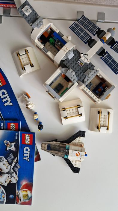 Конструктор 6+ LEGO City 60227 Космічна станція на Місяці
