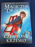 Książka Magiczne Drzewo/Czerwone Krzesło