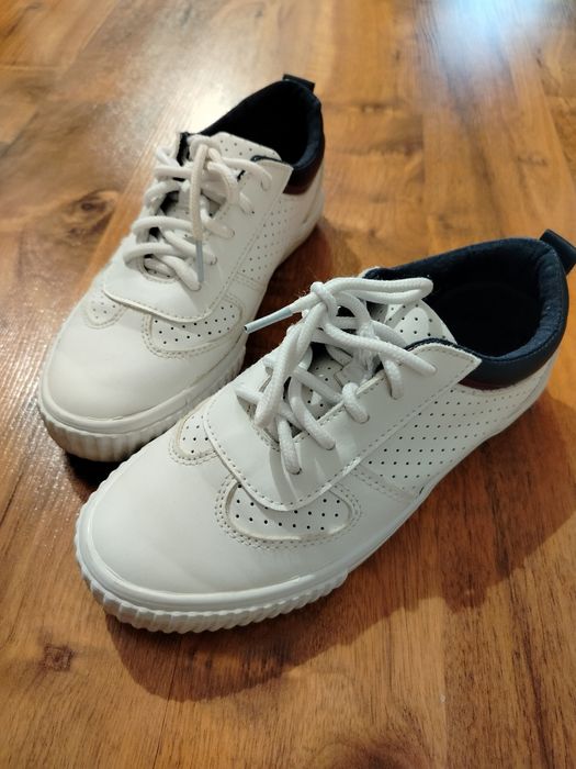 Buty chłopięce 32 białe półbuty