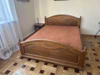 Дубове ліжко з матрацом