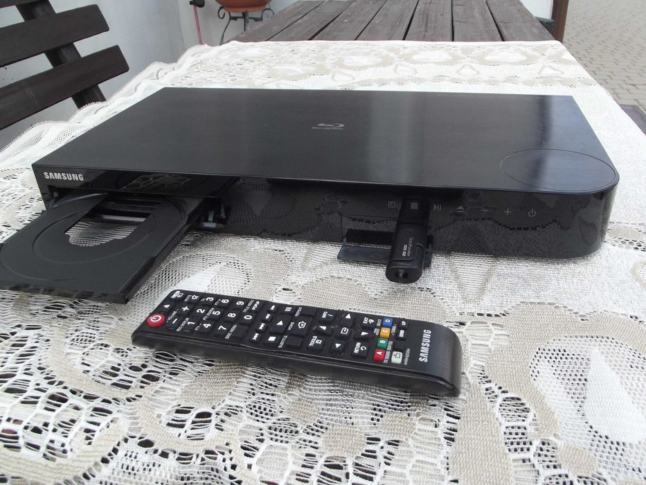 Kino  Samsung  Blue Ray z funkcjami Bluetooth oraz nagrywanie na USB