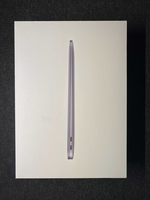 Macbook Air 13 M1 256 8 GB 93% pojemności baterii