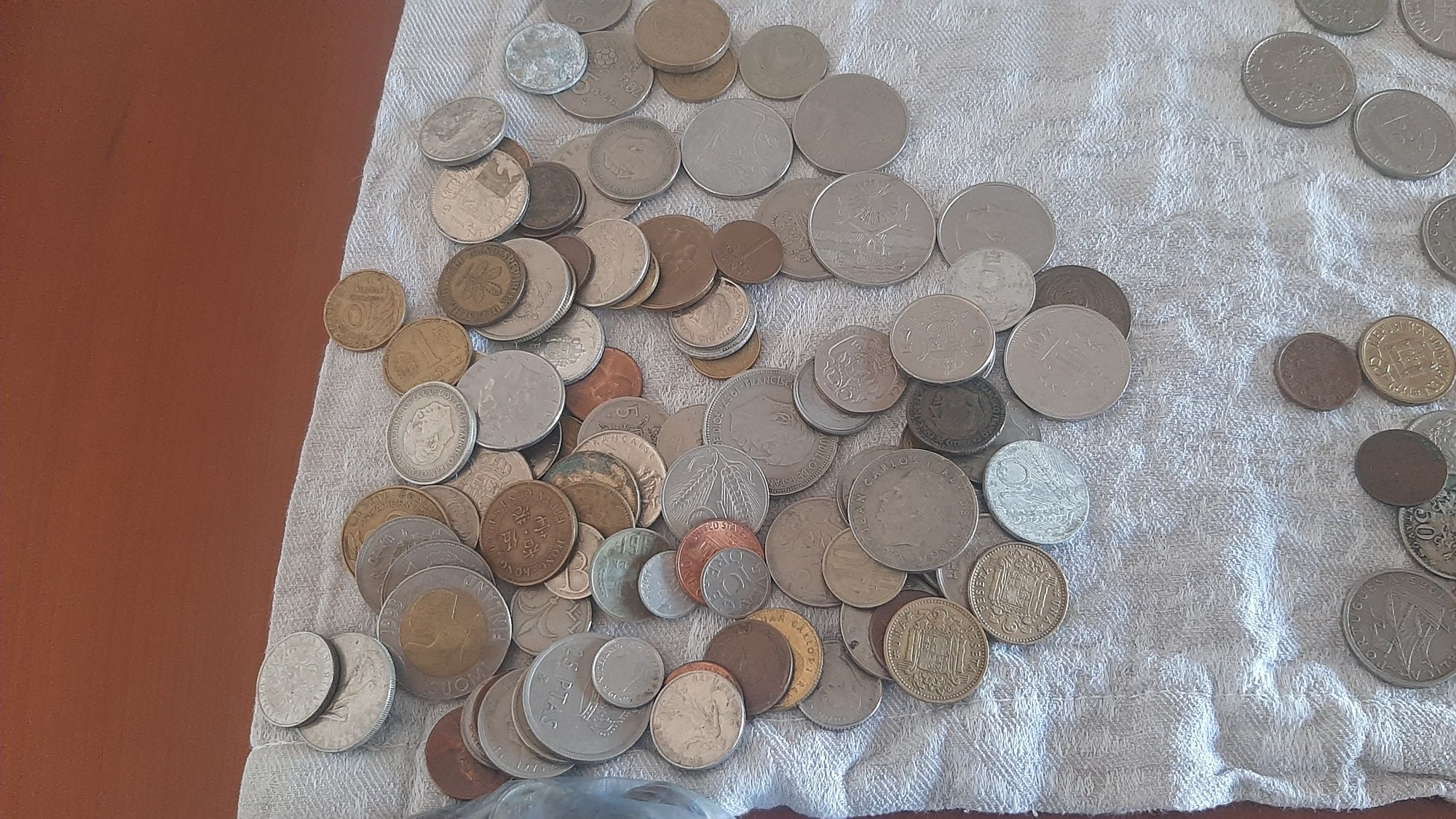 Vendo moedas antigas portuguesas e estrangeiras a melhor oferta