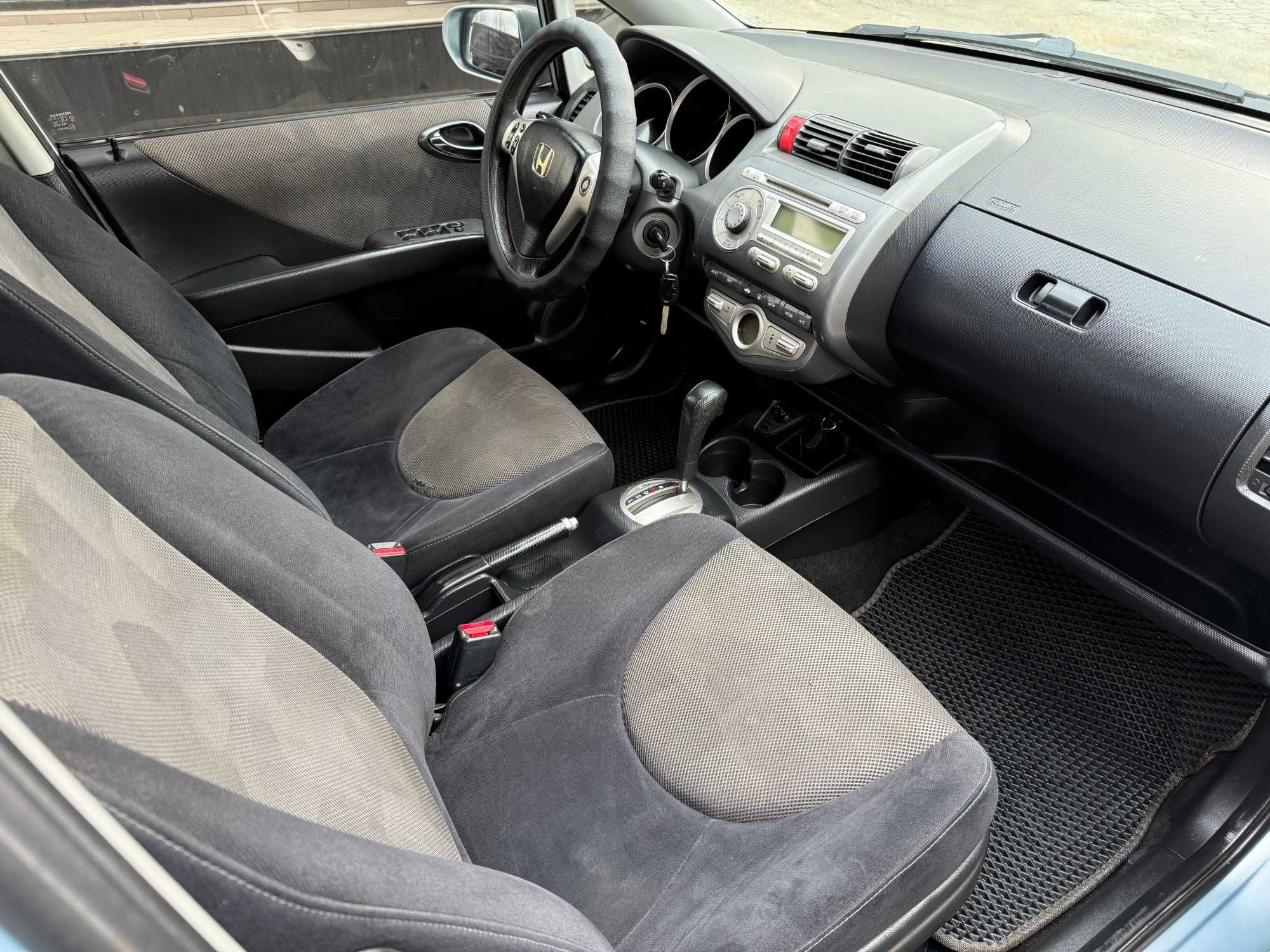 Продам Honda Jazz 2006 року 1.4автомат.