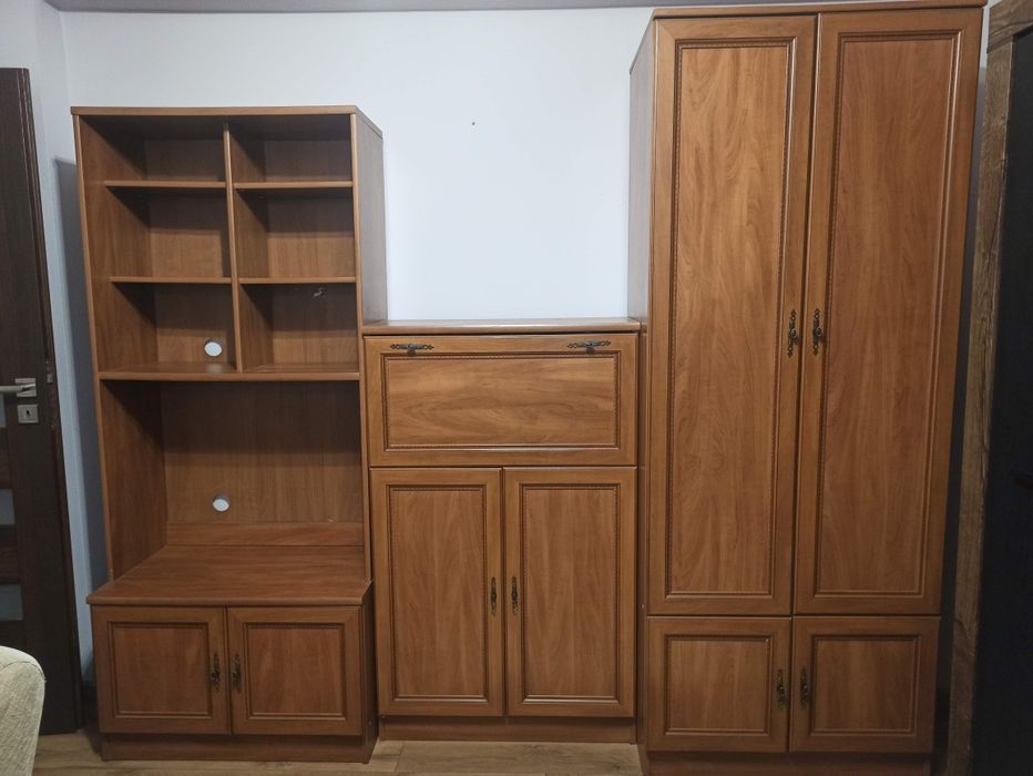 Komplet mebli -szafa barek witryna