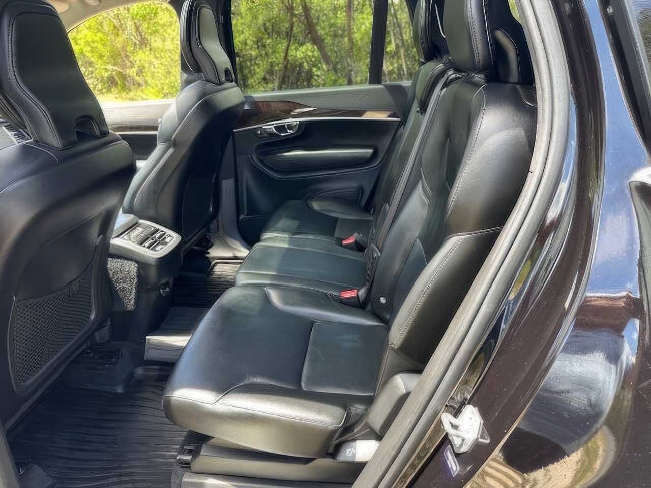 2019 Volvo XC90 T5 Momentum
