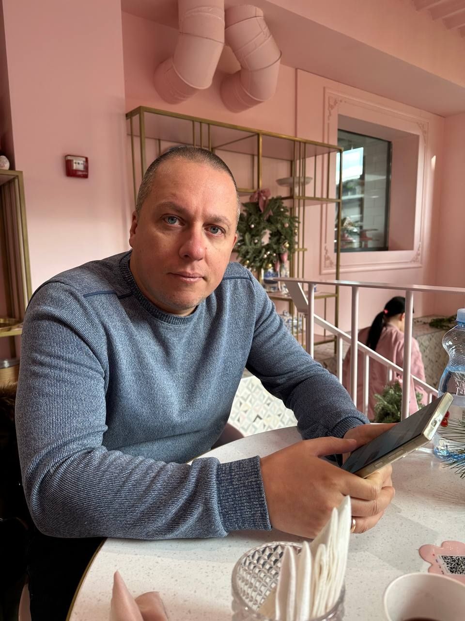 Помощь в продаже или покупке недвижимости.
