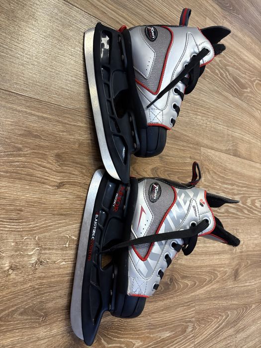 Łyżwy regulowane 31-34, prawie nieużywane