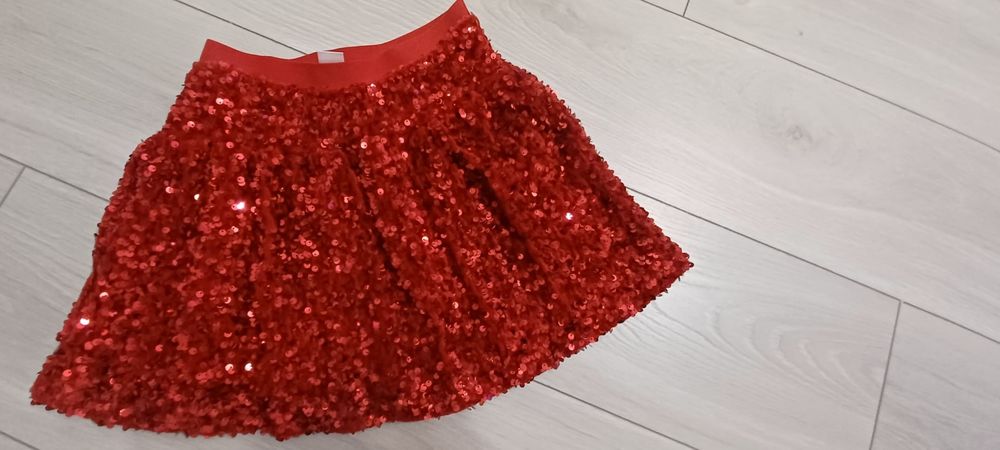 Piękna spódniczka r 122 cekiny, jak nowa święta