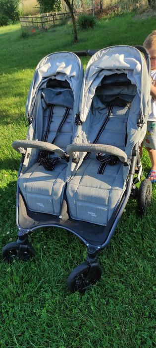 Sprzedam wózek spacerowy bliźniaczy valco snap duo
