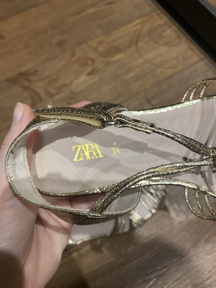 Zara босоножки 34 р