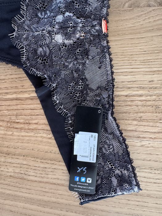 Biustonosz nowy 65D zestaw majtki brytyjskiej firmy Gossard