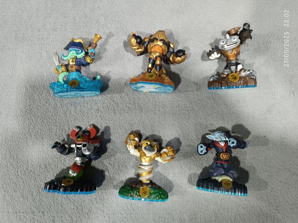 Skylanders variados