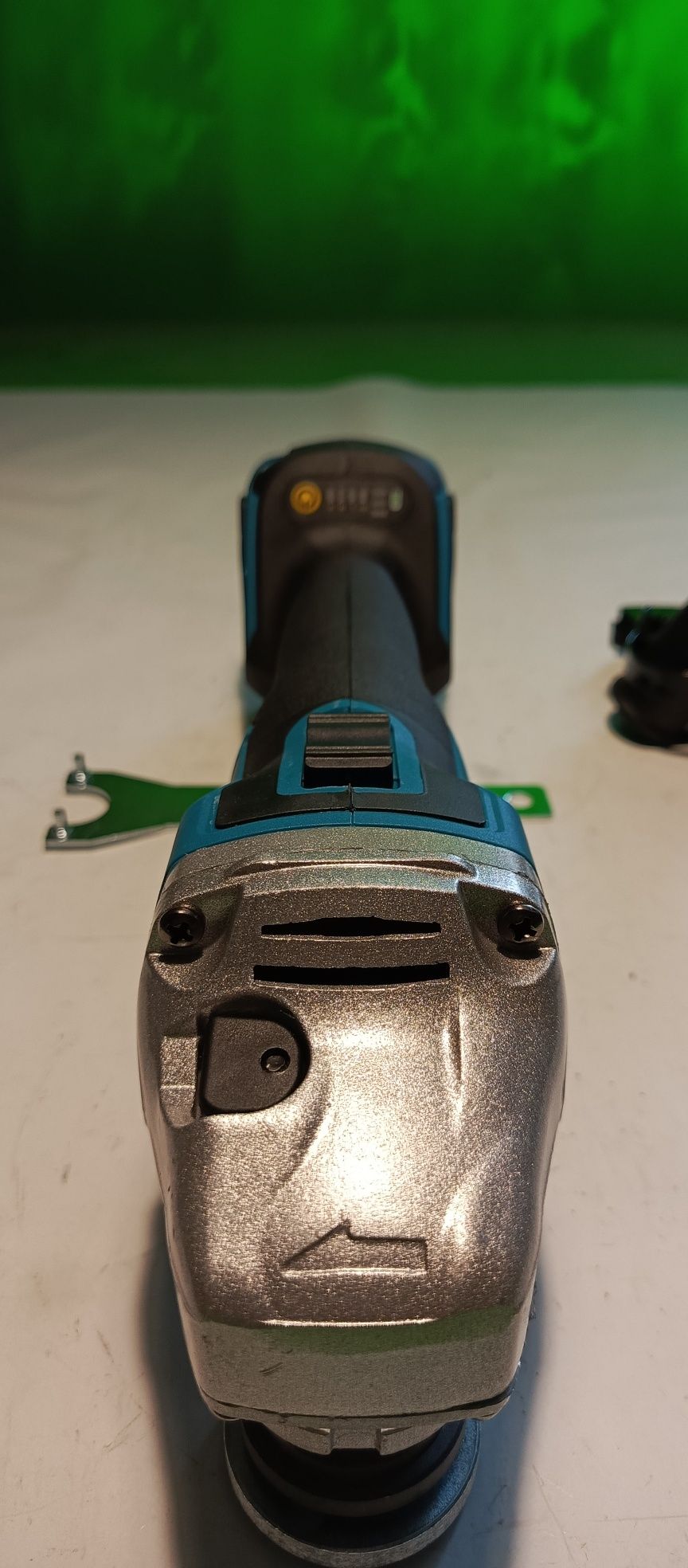 Super szlifierka MAKITA Aku DGA 404