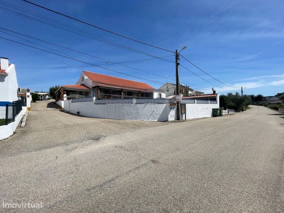 Quinta T7 com Restaurante e Terreno Rústico para Venda em Montemor-...