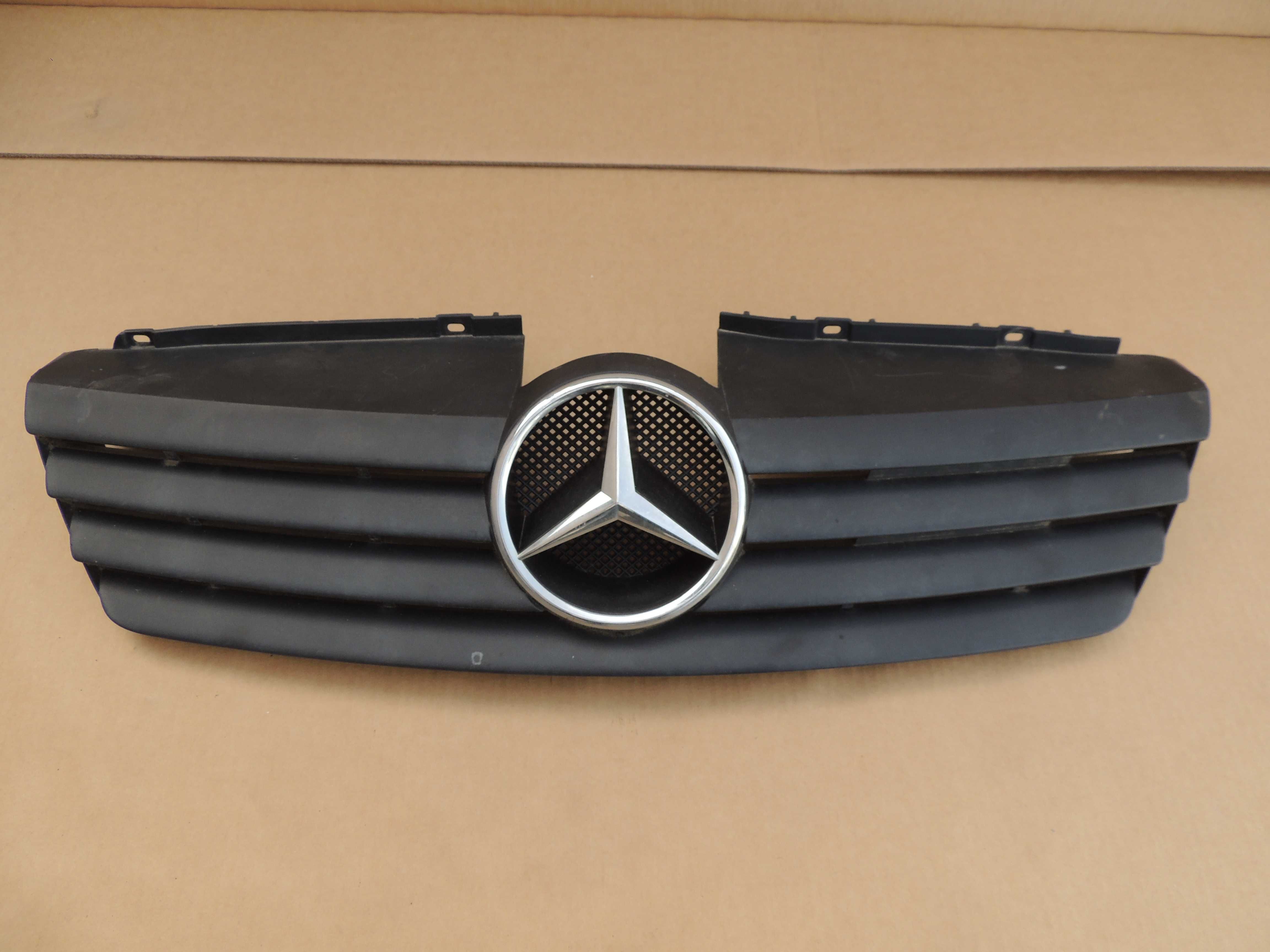 Atrapa grill wlot powietrza MERCEDES BENZ VANEO W414 01,02,03,04,05