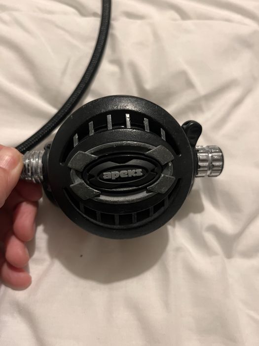 2 reguladores, 1 andar e manómetro apeks