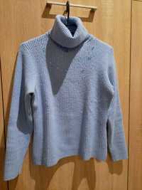 Niebieski sweter, golf