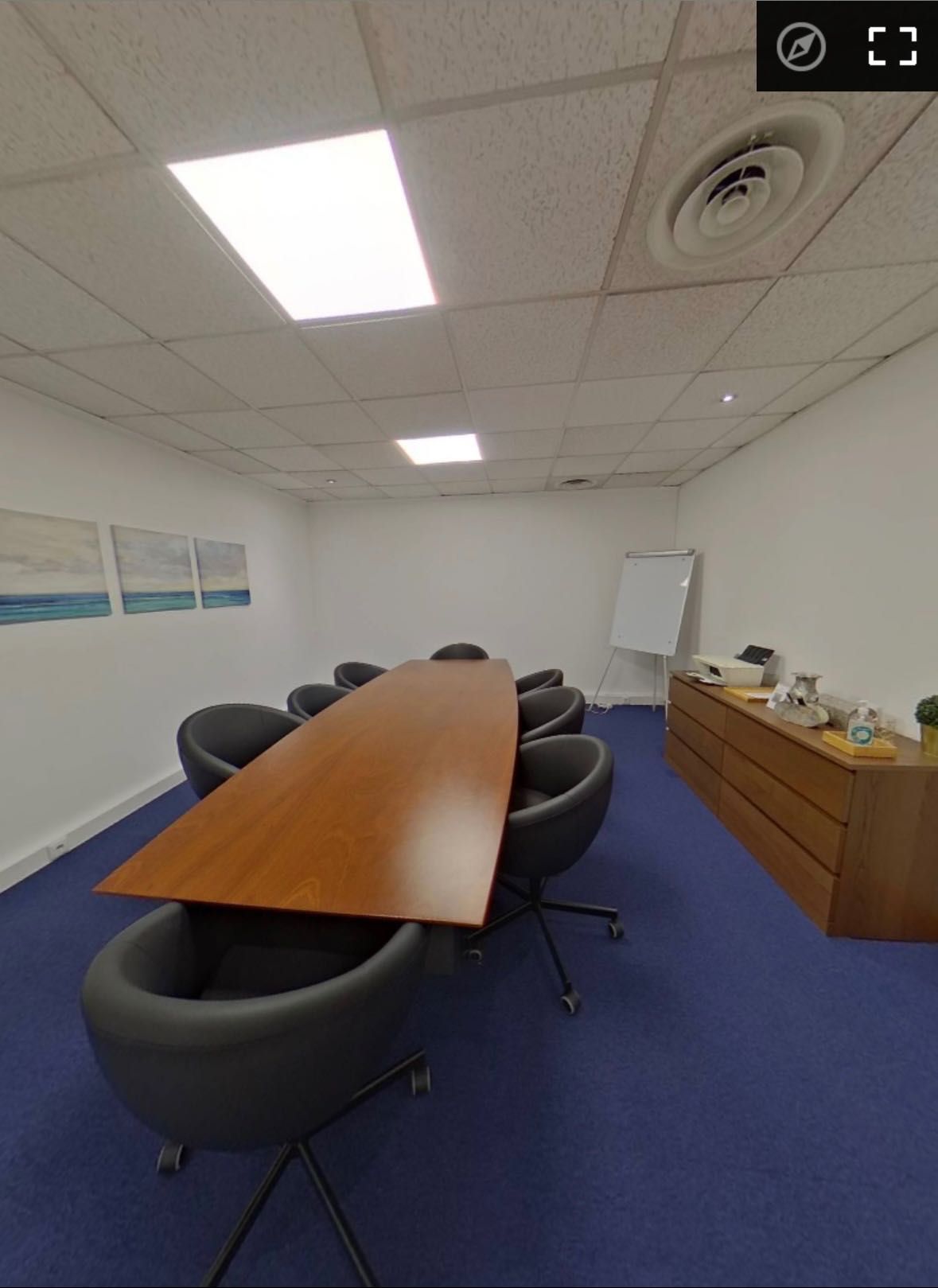Magnífica mesa de sala de reuniões de 3 metros por 1,20.