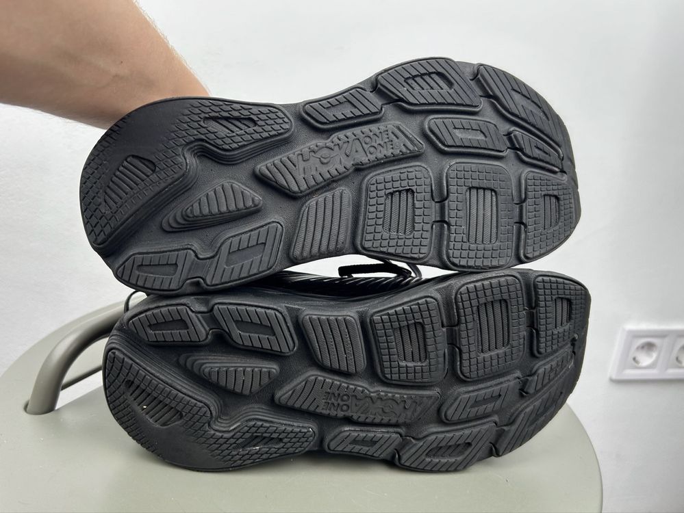 Оригінал! Кросівки Hoka Bondi 7 42.5 розмір 03554