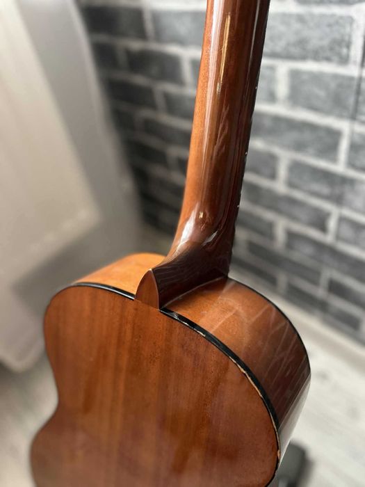 Gitara VALTIERRA model bartez 3/4