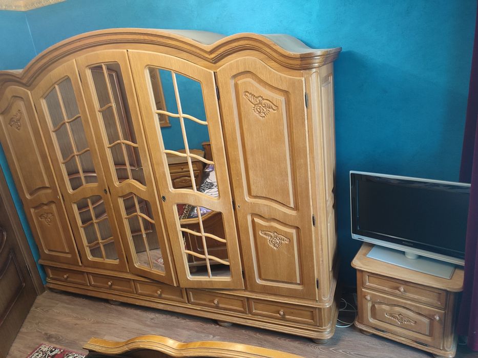 Спальня з дуба, ліжко,шафа,2-тумбочки, комод, дерево дуб