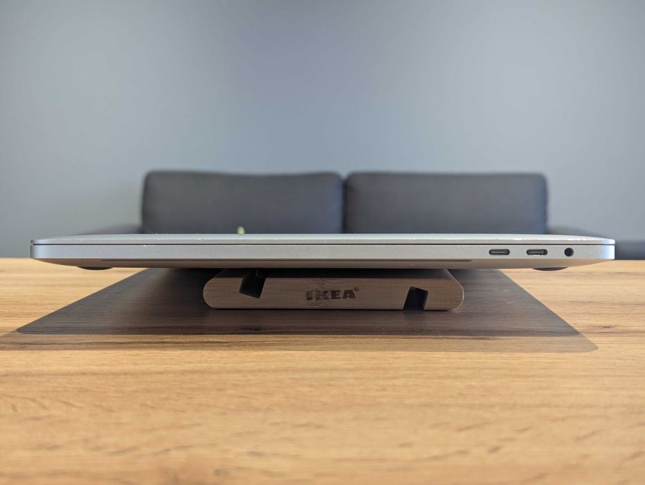 Macbook pro 15 2017 core i7 2.9ghz 16/512gb pro 560 4gb