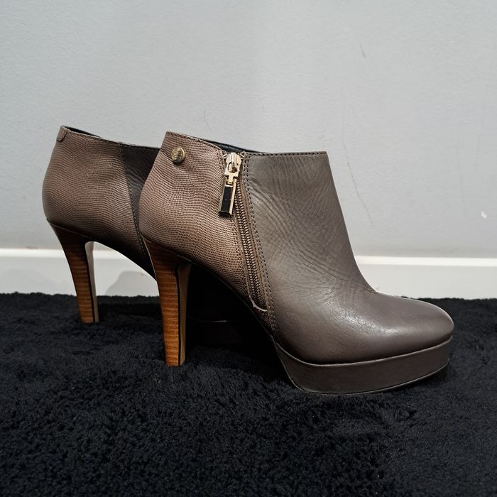 Botki Tommy Hilfiger, 38, buty za kostkę, buty na obcasie, 100% Skóra,