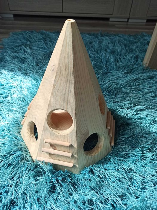 Drewniany domek stożek piramida dla chomika