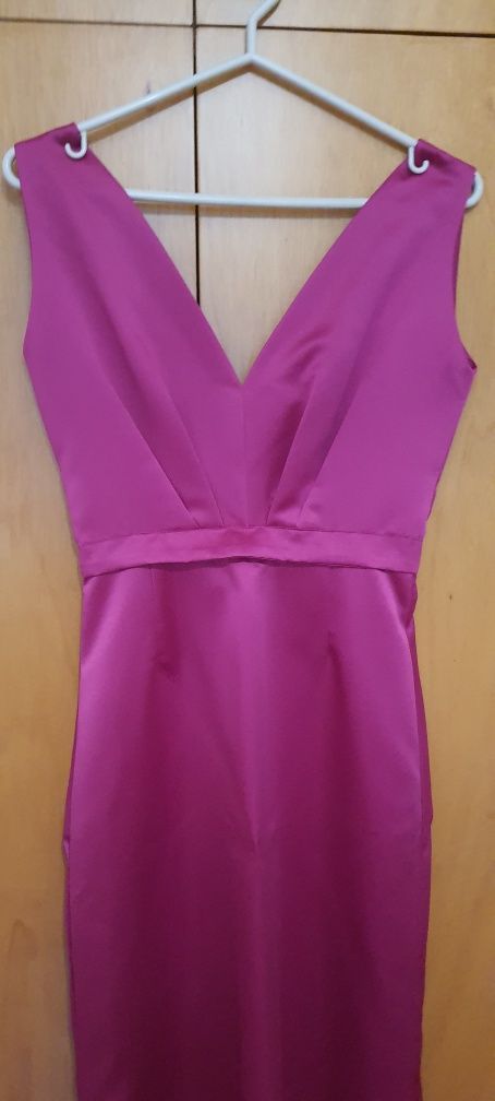 Vestido de cerimónia Fushia e gravata