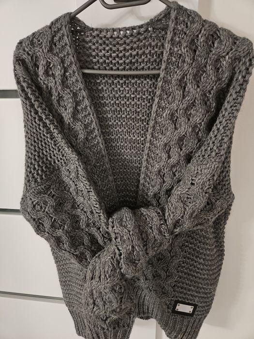 Nowy kardigan  rozmiar ok. M