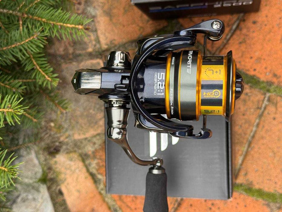 Катушка спининг Favorite Sapphire 2000S-2500-2500S-4000-4000S 7+1BB