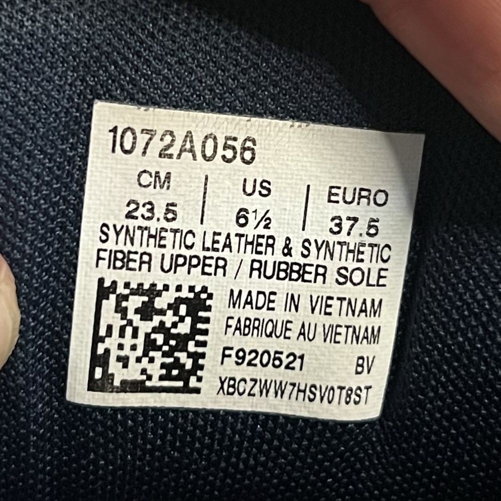 Asics Gel-Rocket 10 оригінальні жіночі волейбольні кросівки асікс