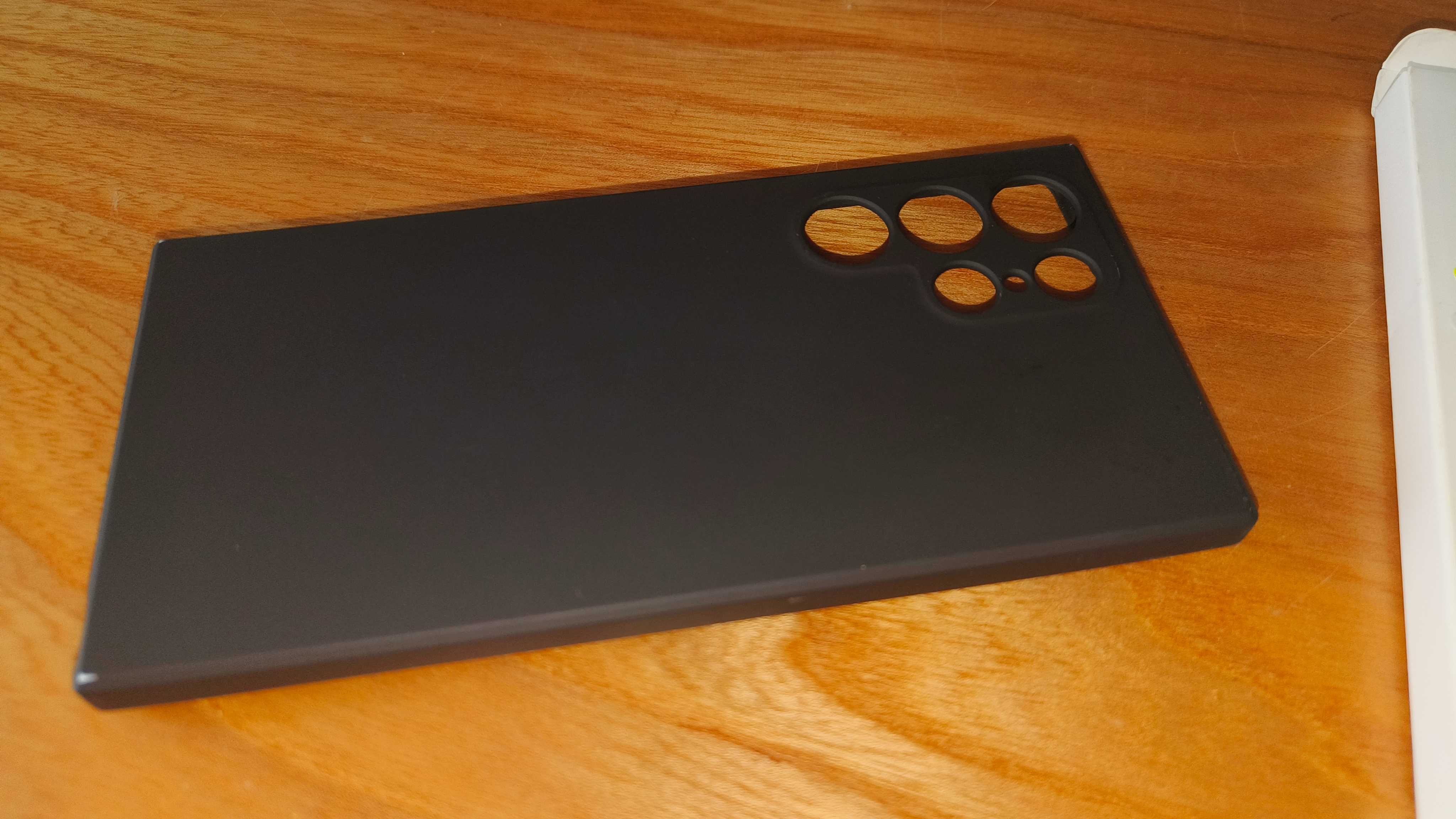 Etui do Samsung S22 Ultra jak nowe