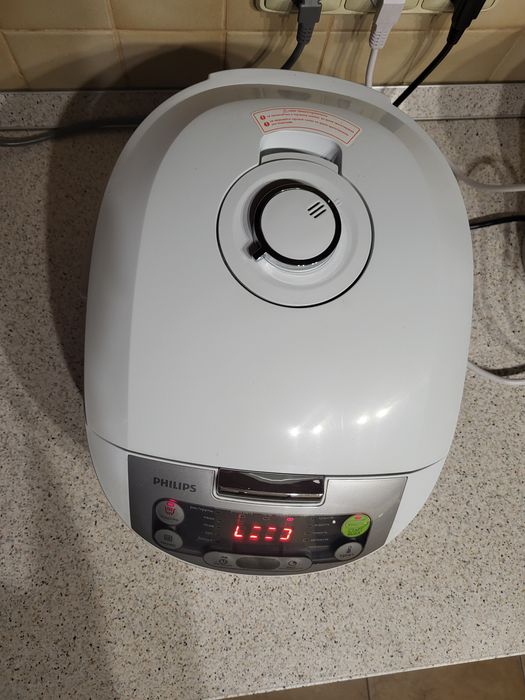 Мультиварка Philips HD3136