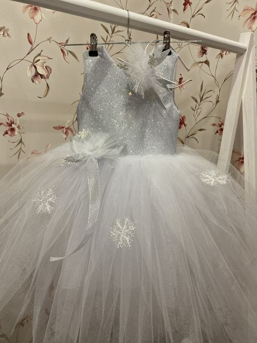 Сукня сніжинка біла зима нова новорічна плаття дитяче сніжна королева