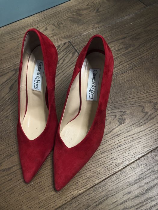 Стильні замшеві туфлі  італійського бренду Giampaolo Viozzi.