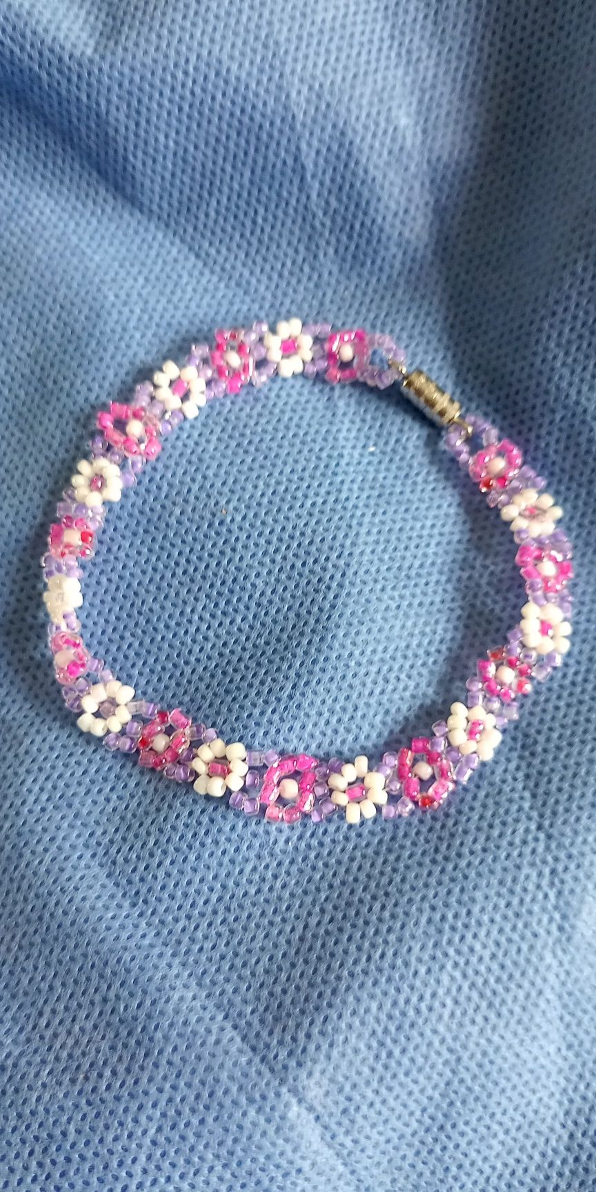 Pulseira flores em missangas