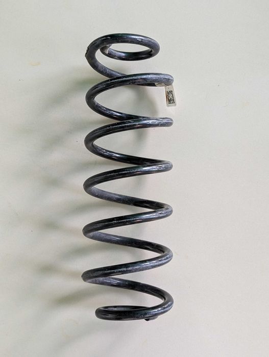 Пружина підвіски VW Golf 7