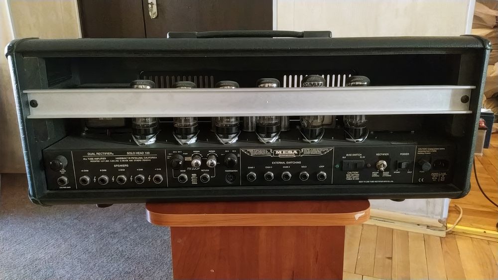 Mesa Dual Rectifier - гітарний підсилювач

Три канали: зелений, пома
